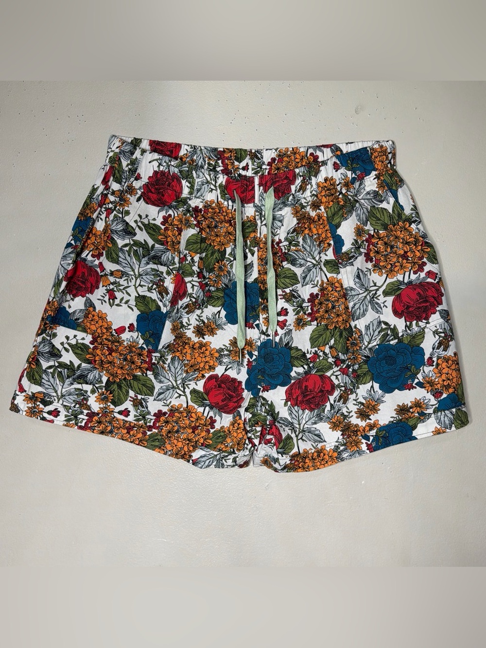 Floral Drawstring Women's Shorts - White Multi